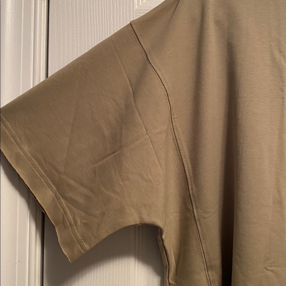 Elgogy Olive Oversized Crop Top…size XL - Picture 3 of 6